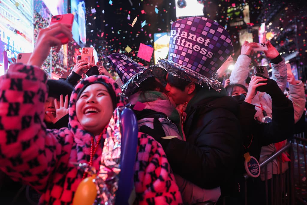 Así recibe Nueva York al 2026: doble ceremonia histórica en Times Square por la independencia