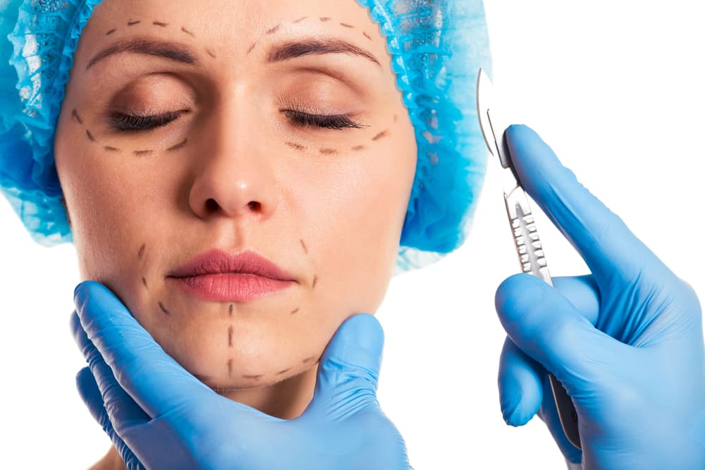 Puedes caer en la tentación de la cuchilla del cirujano para arreglar aquello que pudo haberse descompuesto con el paso de los años. Para Libra la presencia es fundamental y envejecer con clase y dignidad es su prioridad, su miedo principal es no poder realizarlo.