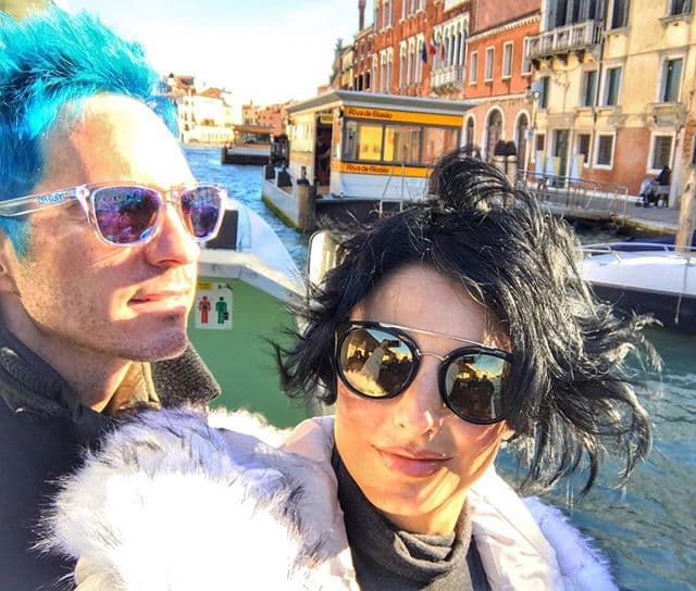Muy enamorados y con looks de vanguardia, Aislinn y Mauricio visitaron Venecia y otras locaciones de Italia.