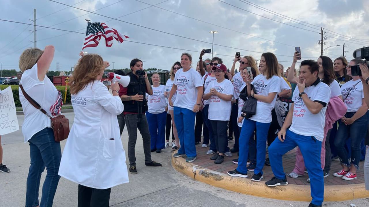 Abogados de los trabajadores del hospital Metodista apelan la decisión de un juez sobre las vacunas