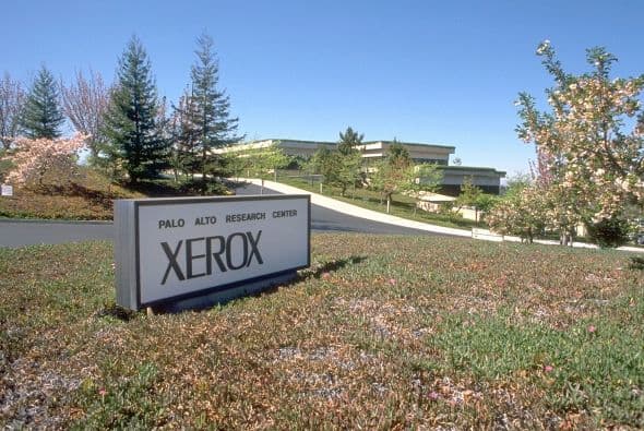 XEROX- El fabricante de impresoras y fotocopiadoras publicó que su beneficio para 2011 fue de 1,300 millones de dólares, y el beneficio del cuarto trimestre alcanzó los 375 millones de dólares. Llevadas esas cifras a las acciones y fuera de elementos excepcionales, representan 1.08 dólares y 33 centavos, respectivamente, tal como lo esperaban los especialistas.