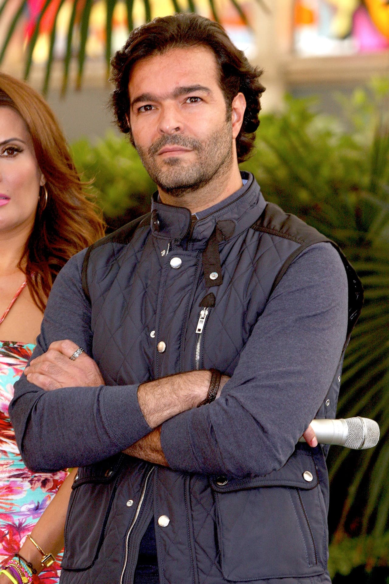 También declaró que su exesposa asusta a las niñas con hablarle a la policía cuando discuten, como en uno de los videos que salieron a la luz: "¿Por qué motivo le va a hablar a la policía?, o sea, como las asusta diciéndoles que le va a hablar a la policía, imagínate las niñas qué piensan, 
<b>eso es una violencia infantil, alienación parental</b>, muchas cosas que llevan un delito ahí por lo que está haciendo".
<br>