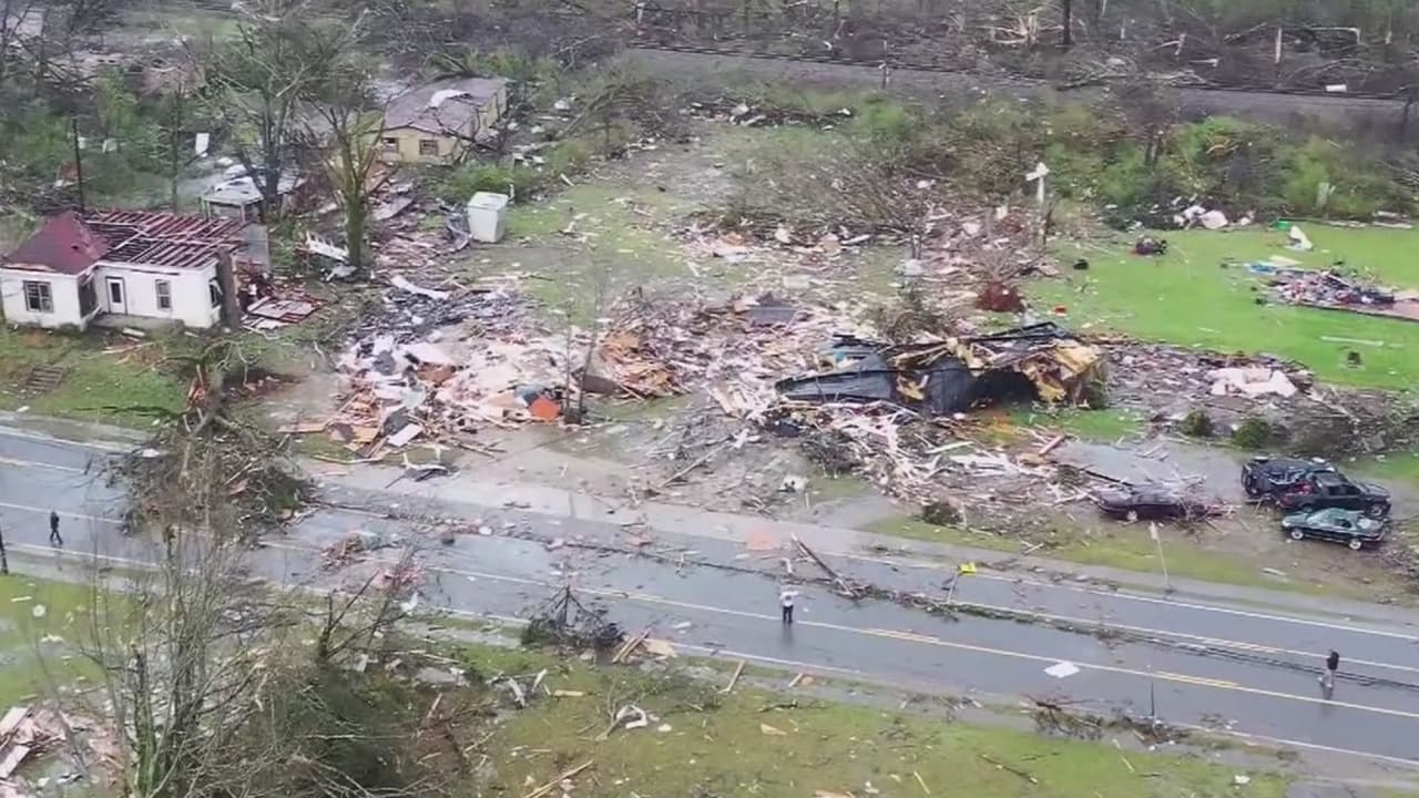 Tras el azote de tornados a Alabama ahora llega un frente gélido a estados del centro y sur de EEUU