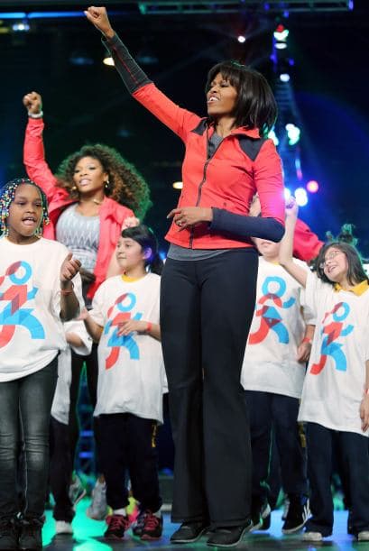 Cuando no uses estampados llamativos, puedes jugar con los colores que más te gusten, eso sí, sin exagerar.