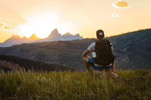 <b>34. Wyoming.- </b>Este lugar obtuvo 47.54 de los 100 puntos a evaluar, es el estado 34 de la lista. Este sitio tiene una cultura amistosa y acogedora con un estilo del oeste que se puede percibir desde el lujoso Jackson Hole hasta los pequeños pueblos históricos. Desafortunadamente, sus niveles de suicidios son altos y las personas registran estrés laboral.