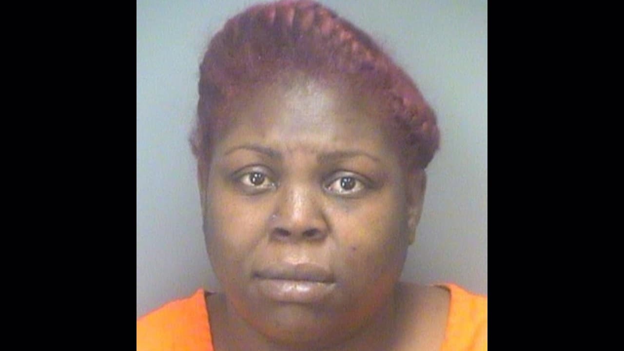 Trabajadora médica de Pinellas usa tarjeta de crédito de un paciente para comprar comida