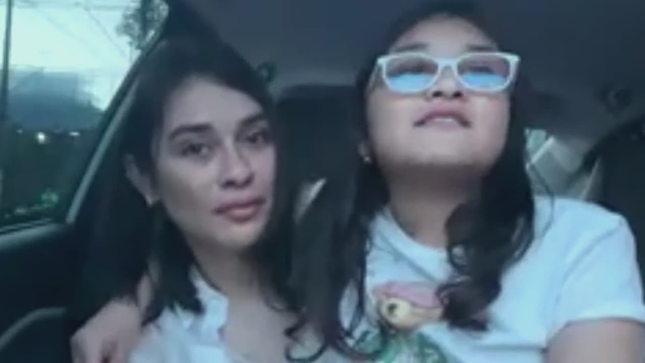 Madre e hija llegan a Colombia tras cuatro meses detenidas por ICE