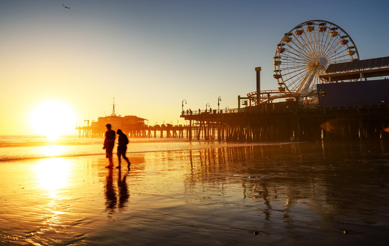 <b>Puesto 25. Playa de Santa Monica, California.</b> “La playa es vibrante, llena de vida, colorida y tiene algunos de los paisajes más hermosos y únicos que jamás haya visto”, dijo un turista sobre este destino. La lista
<a href="https://www.tripadvisor.com/TravelersChoice"><i>Traveler’s Choice 2021</i></a> de
<i>Tripadvisor</i> es realizada con las reseñas y la calificación que los viajeros hacen de cada lugar en el portal.