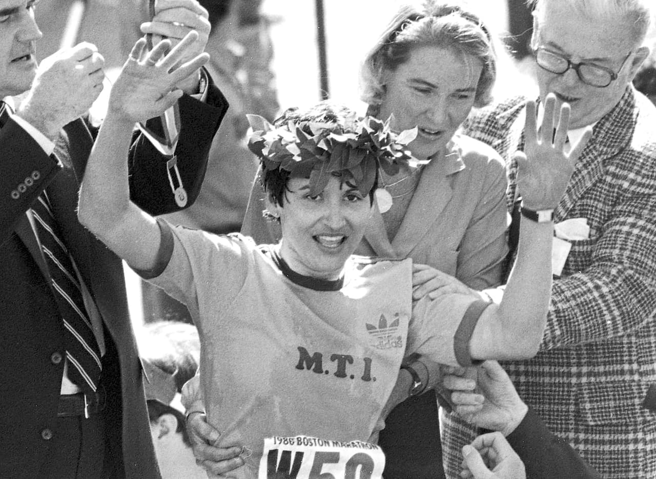 Una atleta cubana, Rosie Ruiz, ganadora del maratón de Boston en 1980, tomó el metro a mitad de la carrera y bajó su tiempo a 25 minutos. Después de las investigaciones, se dieron cuenta de la trampa que había realizado esta atleta.