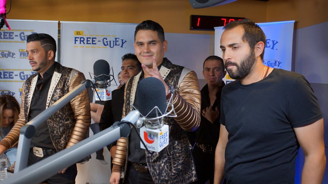 Banda Los Recoditos nos presentó en primicia su nuevo disco 'Los Gustos Que Me Doy' y armaron tremendo relajo con La Bronca, El Tambochi y El Compa Ivan.