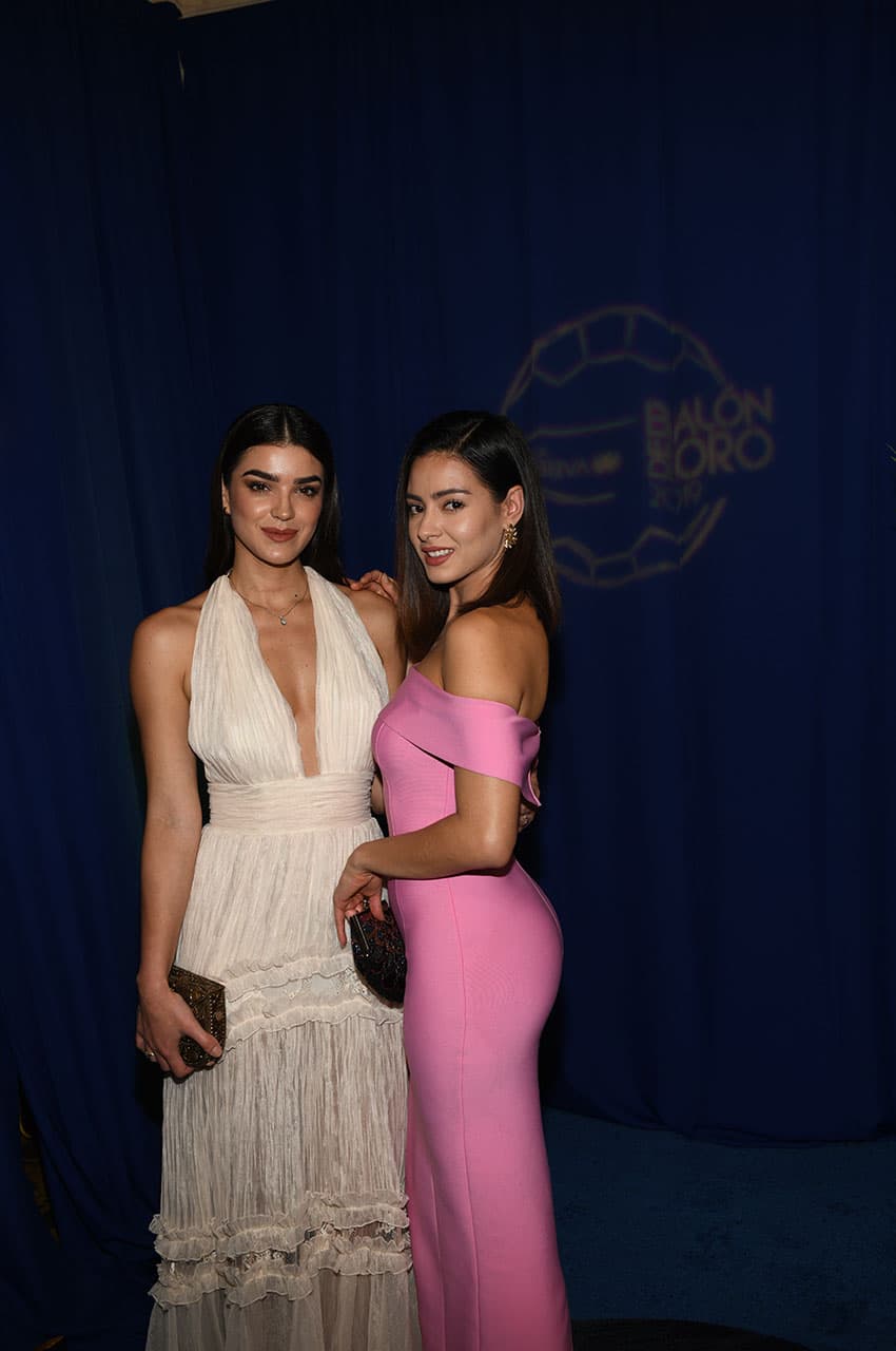 Los invitados especiales brillaron con luz propia en la alfombra azul del Balón de Oro 2019 de la Liga MX celebrado este sábado en Los Ángeles.