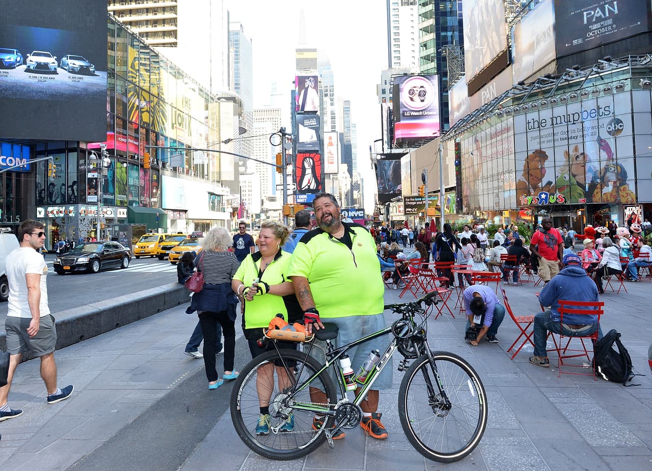Eric Hites espera inspirar a otras personas a viajar en bicicleta sin importar su peso.