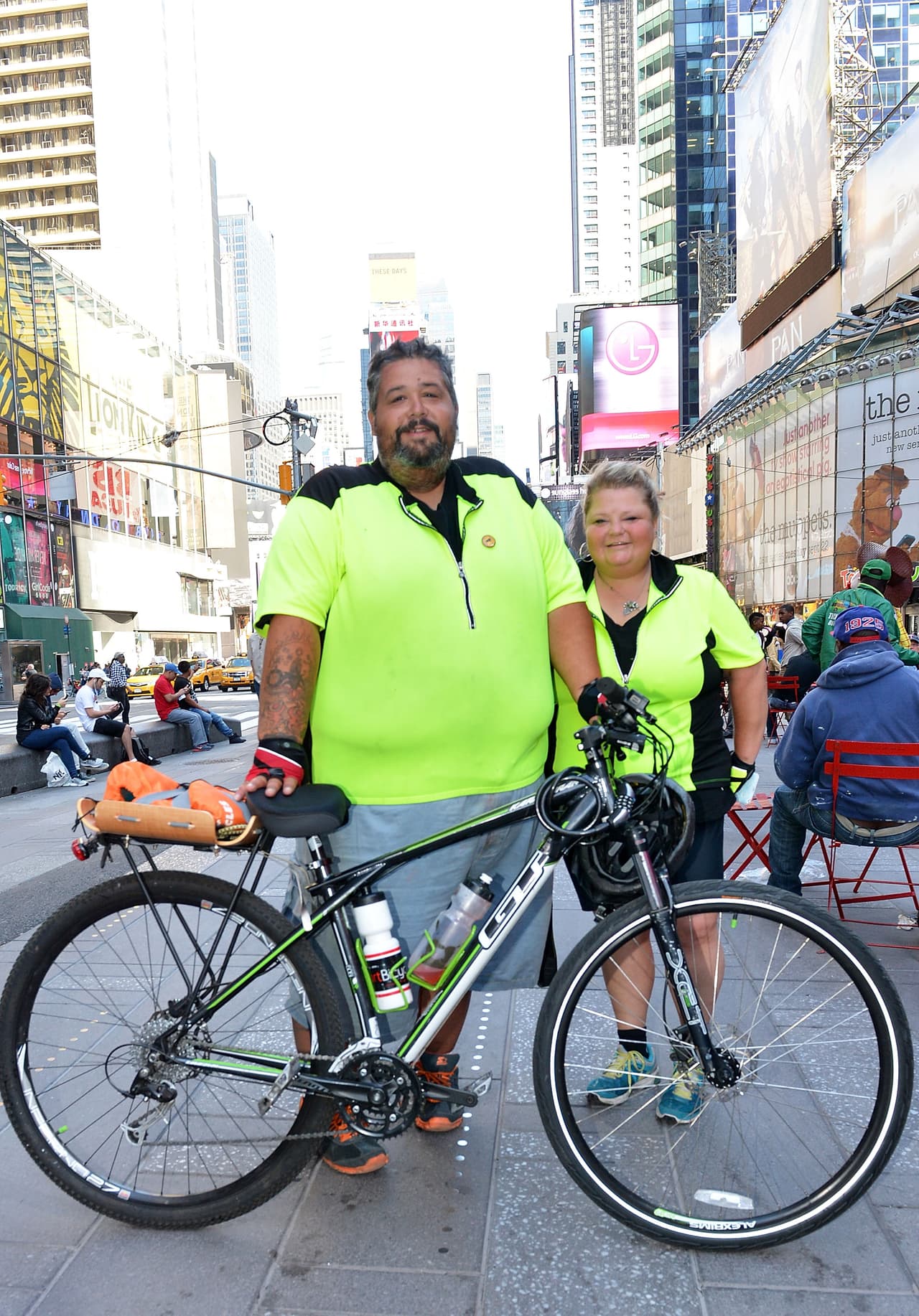 Eric Hites piensa cruzar Estados Unidos en bicicleta con su esposa.