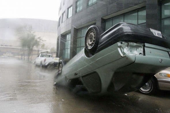 Huracán Katrina. Considerado por algunos como uno de los fenómenos naturales más mortíferos de la historia de Estados Unidos, este ciclón impactó el sur y centro del país en agosto de 2005. Por efectos de Katrina se estima que murieron 1,836 personas y tuvo un costo de $75 mil millones.