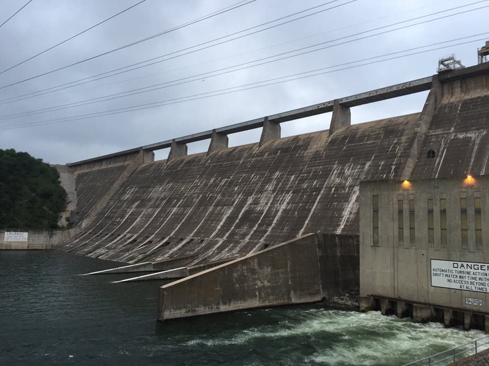 Autoridades abren la compuerta de la presa Mansfield por primera vez desde 2007