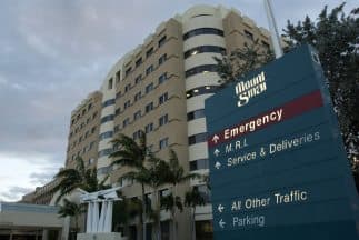 Un paciente llegó al centro médico Mount Sinai de Nueva York con fiebre y síntomas gastrointestinales. Había viajado a África occidental.