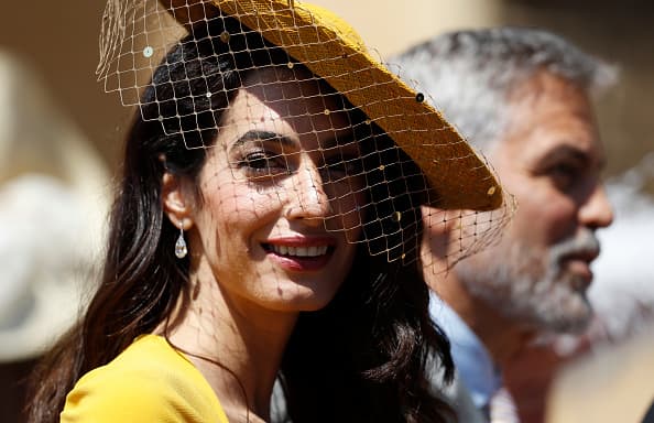 De acuerdo a una fuente del diario británico, Meghan fue animada por su amiga 
<b>Amal Clooney</b> para emprender este proyecto que busca promover en Vogue sus labores relacionadas a la caridad y la filantropía.
