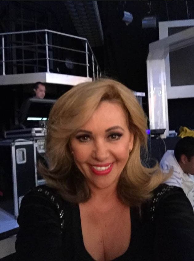 Un caso reciente es el de la actriz mexicana 
<b><a href="https://www.univision.com/famosos/a-sus-63-anos-aida-pierce-esta-feliz-porque-encontro-el-amor-en-tinder-fotos" target="_blank">Aida Pierce</a></b>, quien ha reconocido públicamente que se registró en una de estas aplicaciones, conoció a alguien y ahora hasta se visualiza casada con esa persona. 
<br>