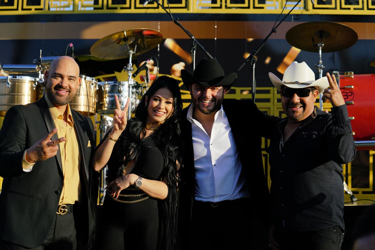 El Bueno, La Mala y El Feo, estuvieron el domingo 6 de junio en compañía de 
<a href="https://www.univision.com/musica/uforia-live-con-gerardo-ortiz-asi-se-vivio-historico-concierto-en-los-angeles-fotos">Gerardo Ortiz durante el Uforia Live</a>.