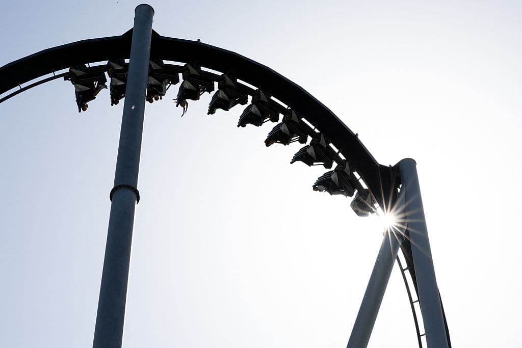 Muerte en Epic Universe: médico explica riesgos de las atracciones de alta velocidad