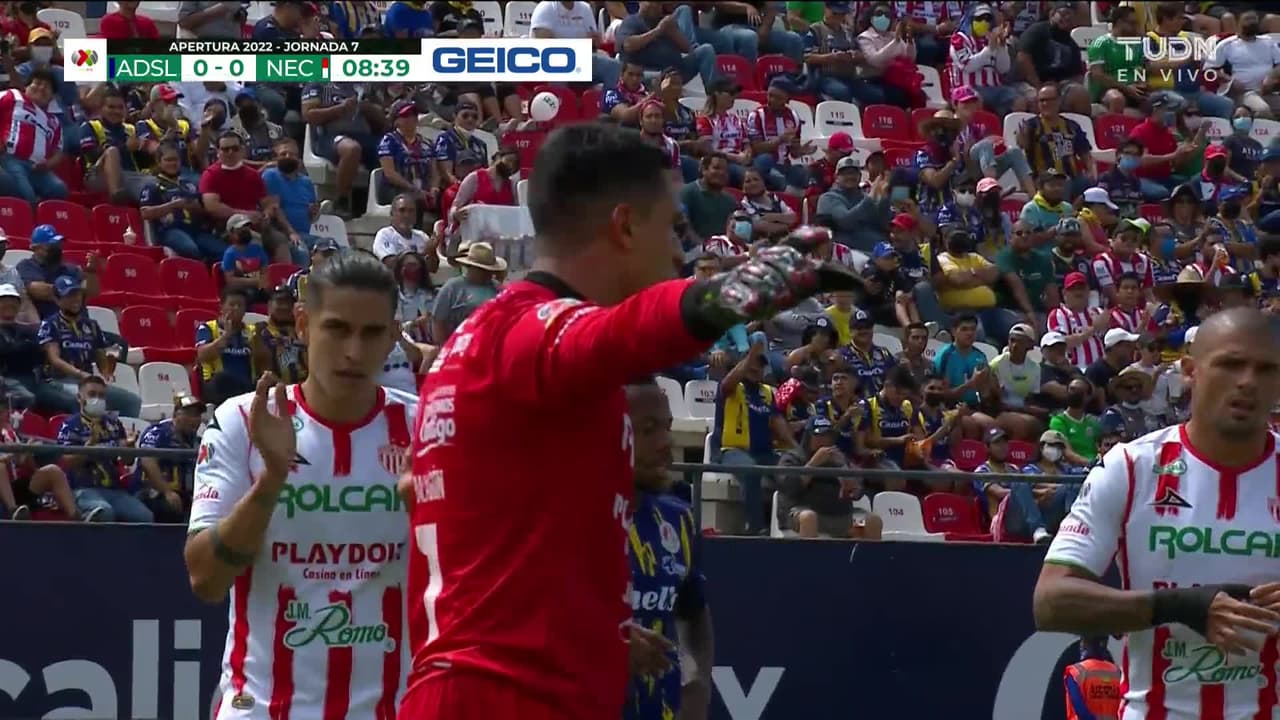 ¡TIRO ATAJADO! disparo por Ricardo Chávez.