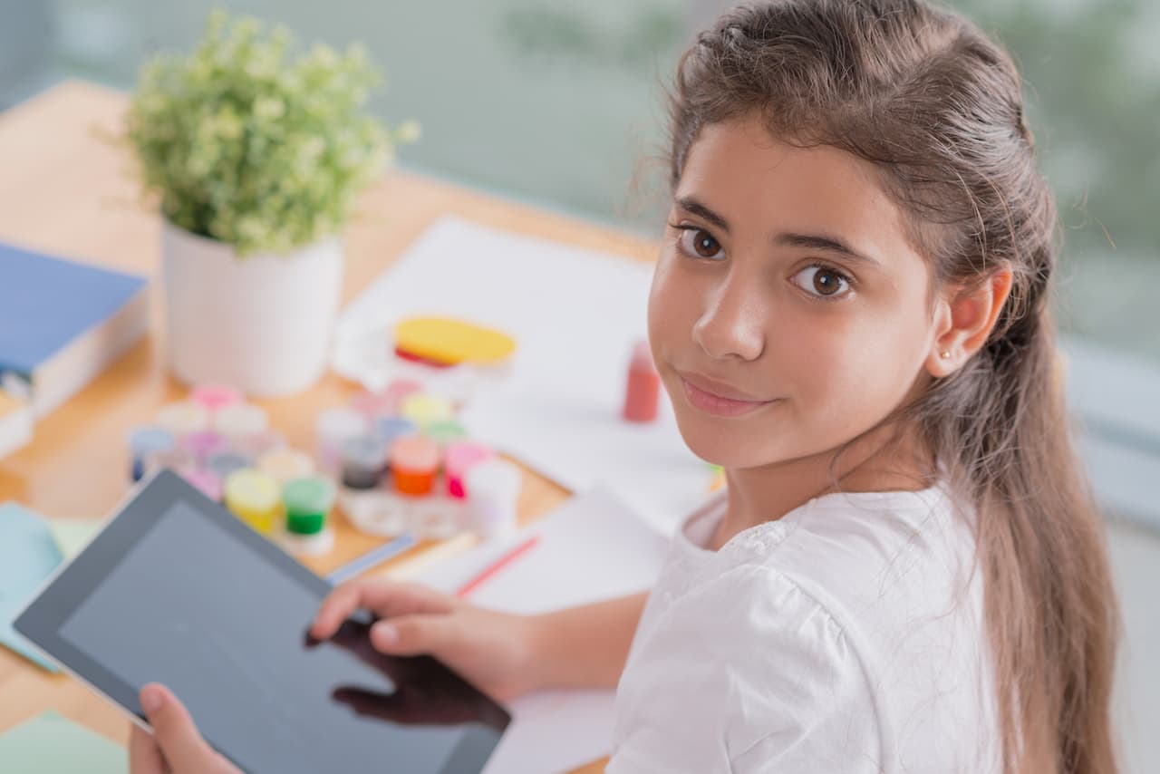 Hay muchísimos excelentes recursos digitales que pueden ayudar a tus hijos sobresalir