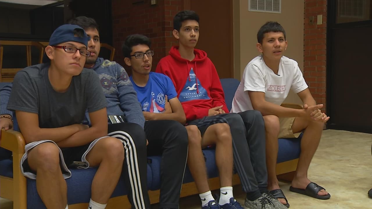 José and his friends watch the presidential election on TV.