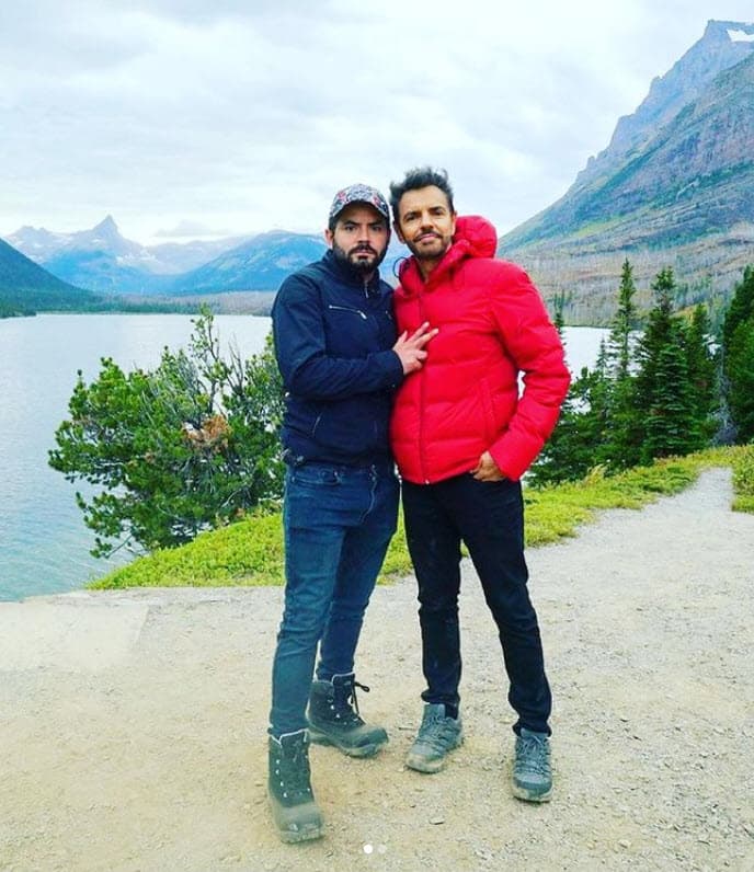 A finales de noviembre se especuló que 
<a href="https://www.univision.com/famosos/quienes-mamas-hijos-eugenio-derbez">Eugenio Derbez</a> y su hijo José Eduardo 
<b>estaban distanciados</b>, pues el productor y director estuvo en México y no se vieron.
<br>