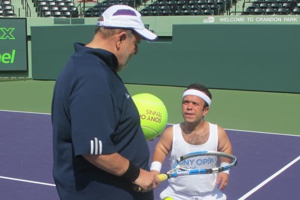 A jugar tenis con El Gordo y La Flaca