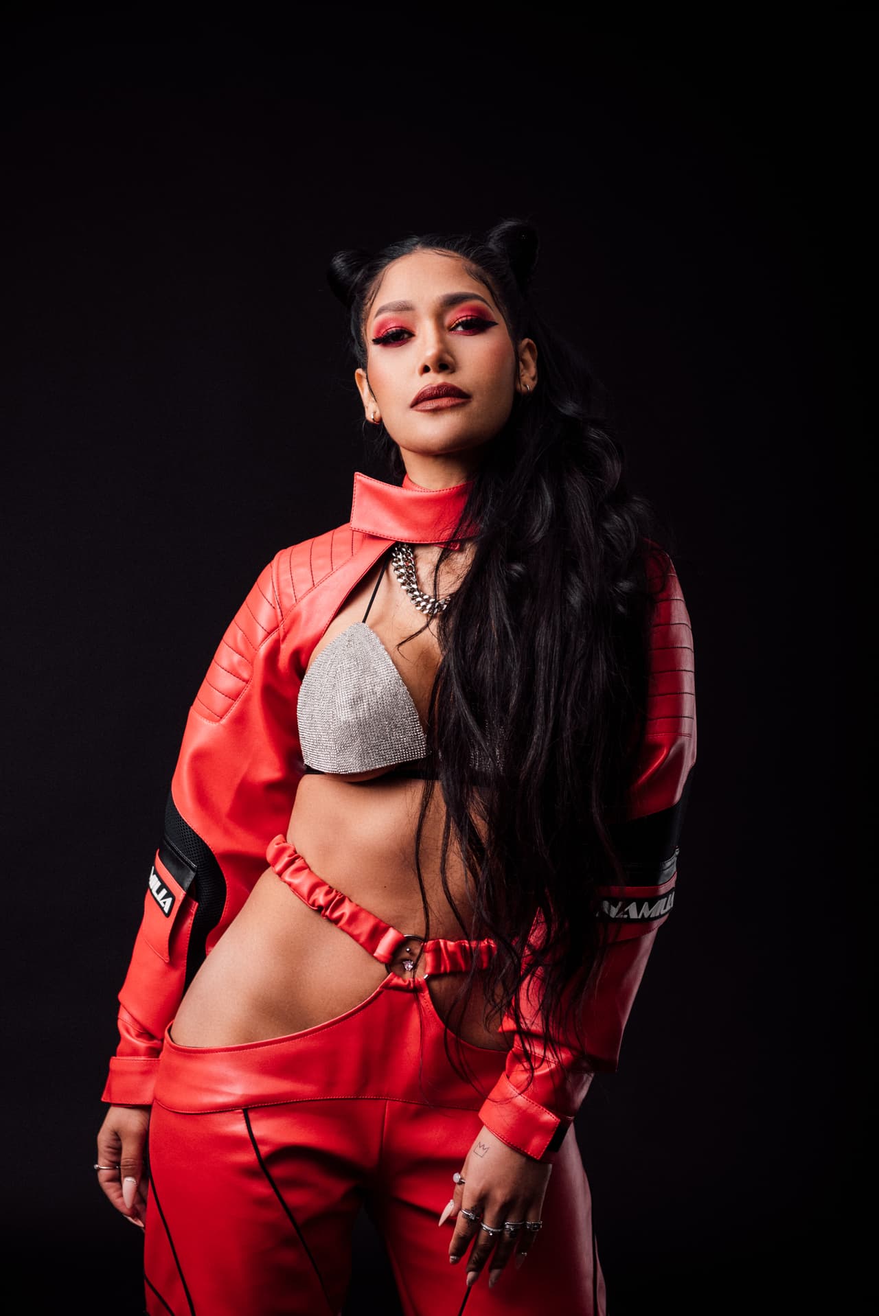 La cantante colombiana
<b>Farina</b> le pondrá ritmo a la antesala de Premio Lo Nuestro, Noche de Estrellas, y también será una de las presentadoras de la ceremonia.