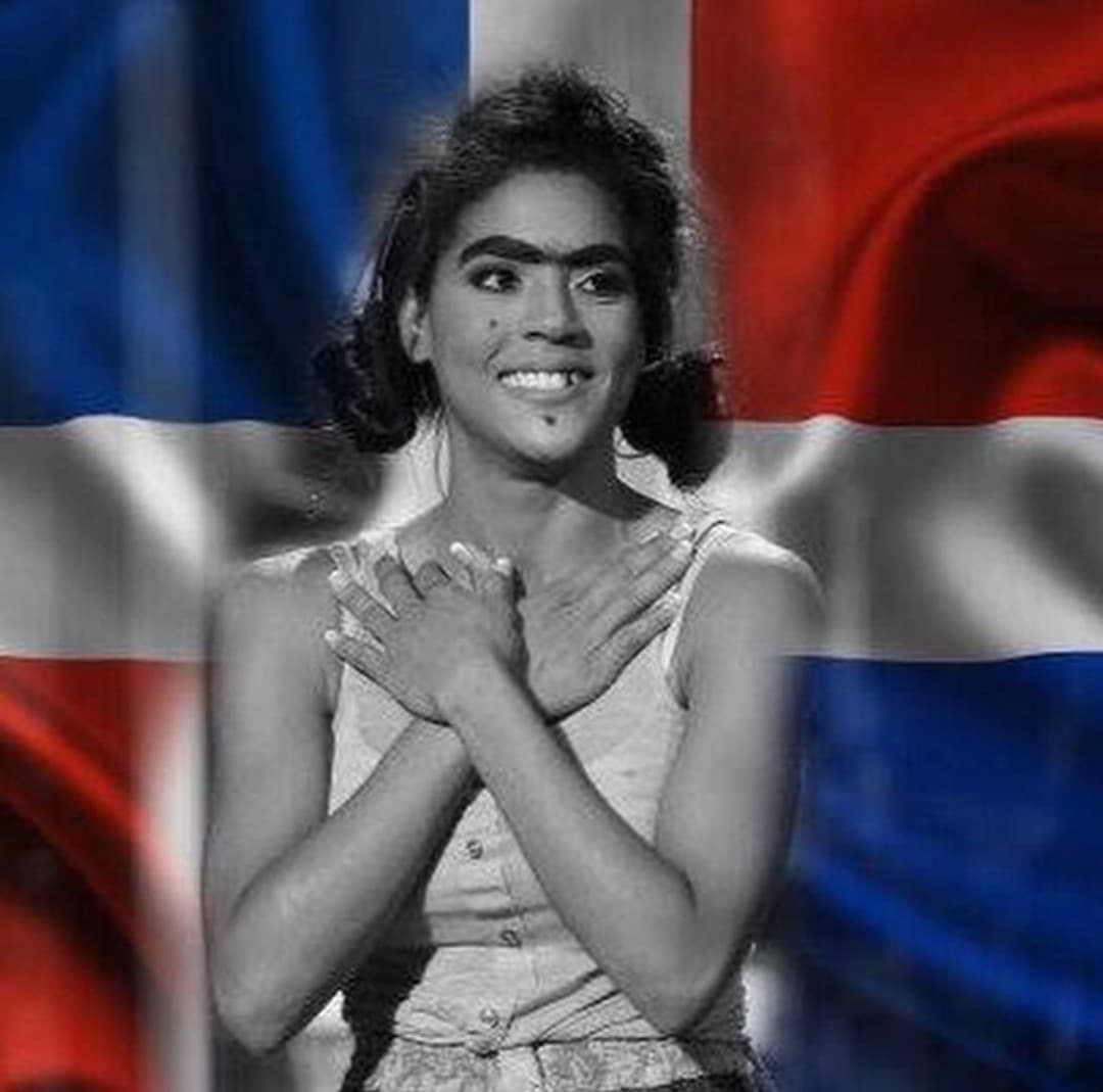 'Melaza y candela' estará disponible en todas las plataformas musicales a partir del 7 de junio. Ante este nuevo proyecto junto a la diva Ivy Queen, Mela señaló lo siguiente: “Lo que nosotras queremos transmitir con esta canción es que todas las mujeres tienen 'melaza y candela' -su propio flow- y que todo el mundo a su manera, es una belleza y puede lograr lo que quiera. A través de la música y limpiando bien la letra, la mujer se va a motivar”.