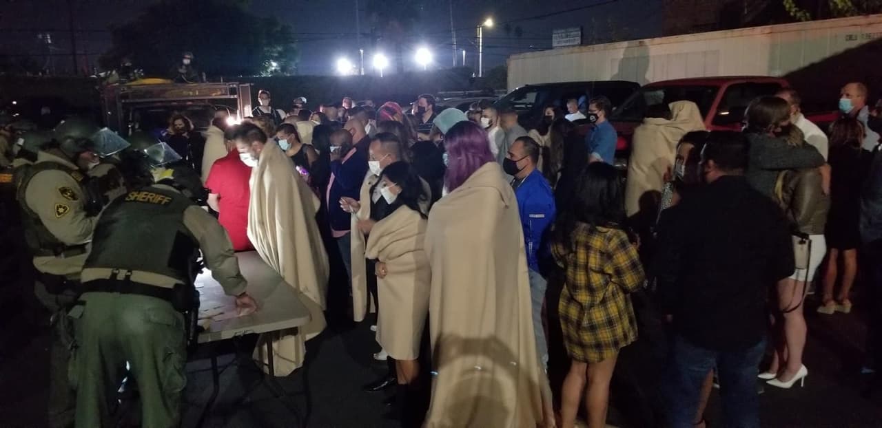 182 arrestos en fiestas masivas en Los Ángeles en plena crisis de la pandemia