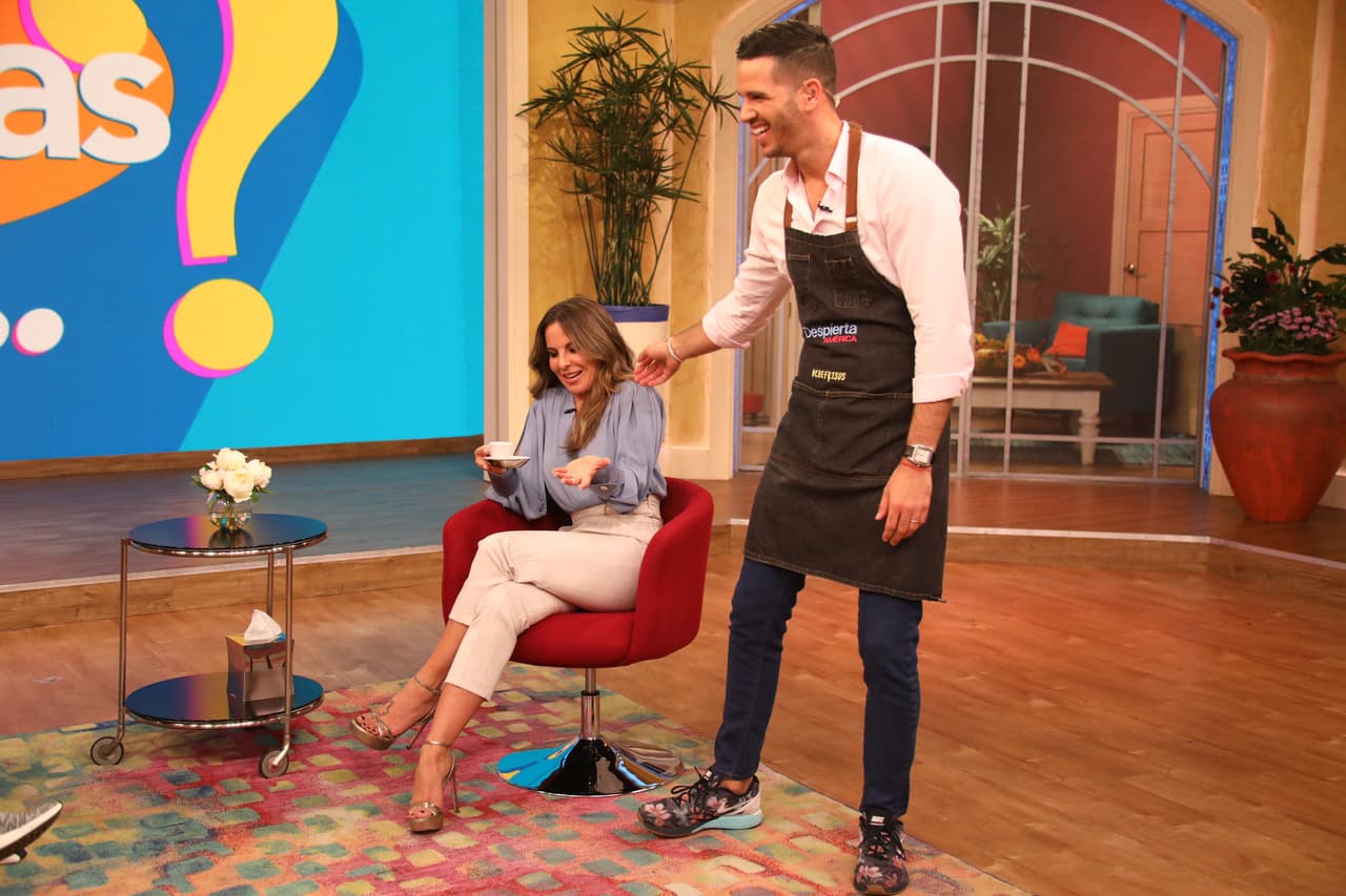 El chef Jesús no podía dejar de consentir a nuestra invitada y le preparó un buen café.