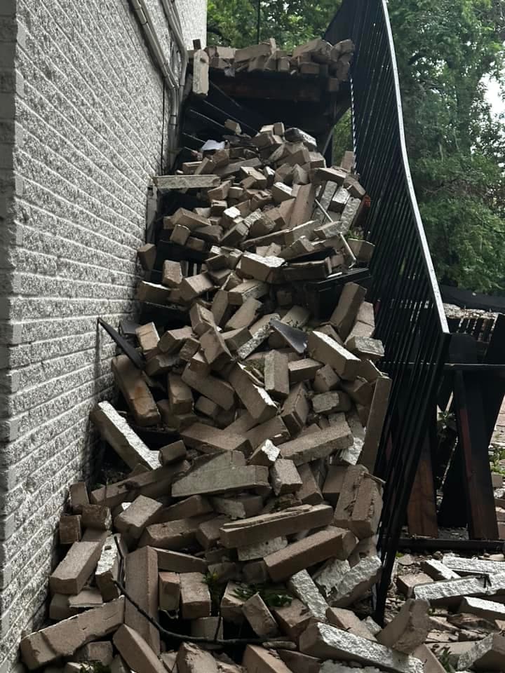 Las zonas más dañadas fueron Garland, Irving, Lewisville, Arlington, entre otros.