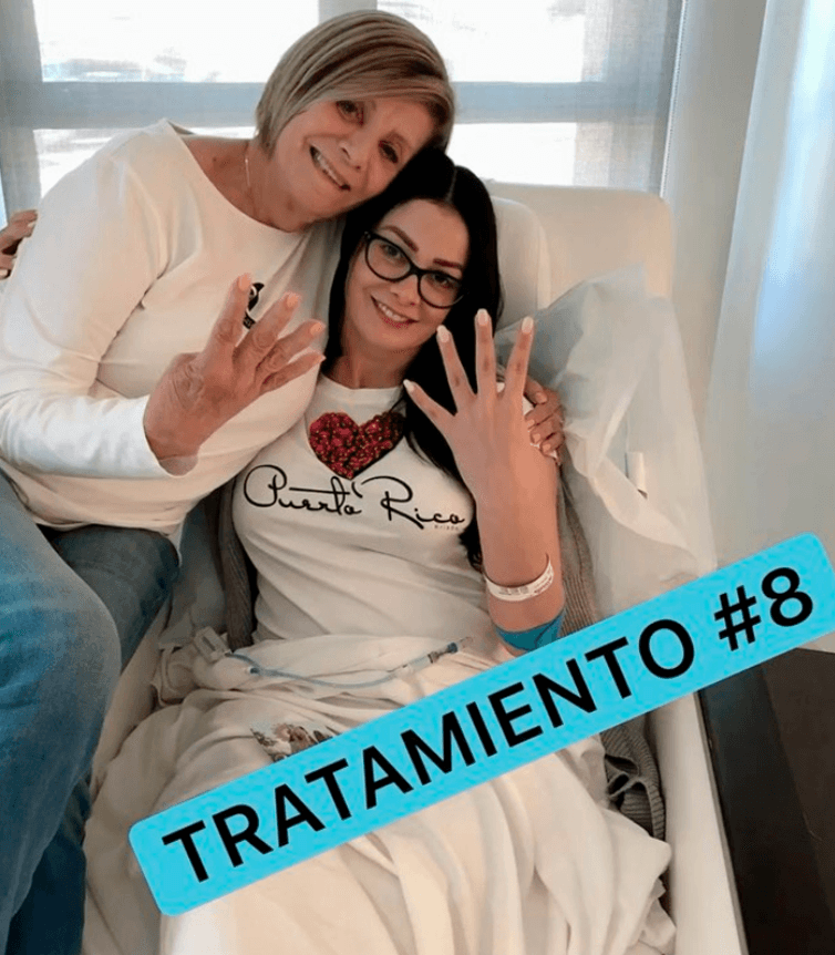 Doña Luz ha estado muy al pendiente de la salud de su hija, luego de que 
<a href="https://www.univision.com/famosos/dayanara-torres-defiende-criticas-piernas-cancer">venciera el cáncer de piel</a> que le fue detectado en 2019. Incluso, en varias ocasiones la acompañó a sus tratamientos.
<br>