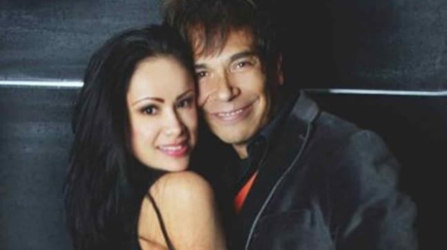 El cantante Cox estuvo tras las rejas luego de que estuviera relacionado con la muerte de su novia, a quien se les cayó un televisor en la cabeza en el departamento que ambos compartían. Nunca se comprobó que él hubiera tenido que ver.