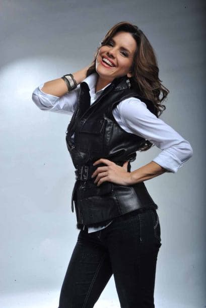 El arreglo personal de la actriz para la boda está a cargo del estilista Franz Muñoz.