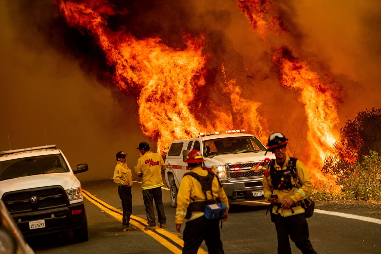 Incendios forestales queman más de un millón de acres en California en una semana