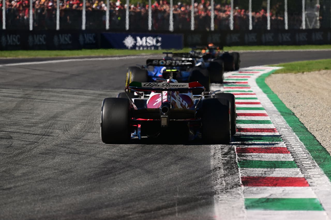 Verstappen ganó en el GP de Monza y el mexicano Sergio Pérez terminó en sexto lugar tras una estrategia que le ayudó a subir posiciones; la carrera finalizó con Safety Car tras abandono de Ricciardo.