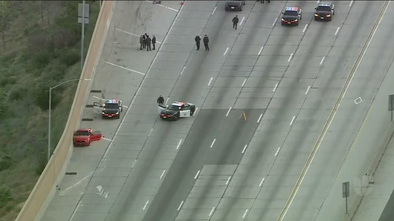 Reabren la autopista 405 tras 10 horas de cierre por tiroteo