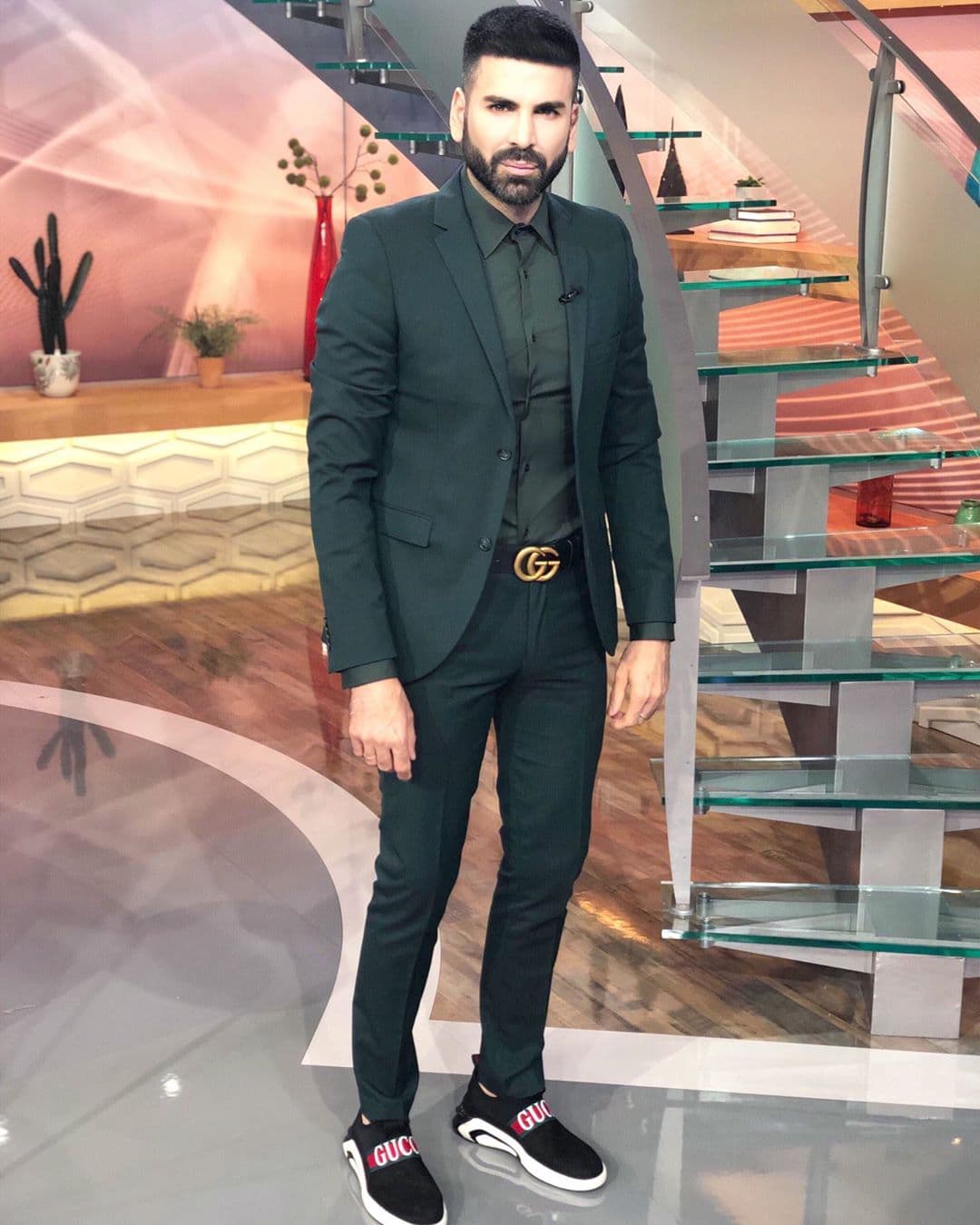 Para Jomari, el punto importante es saber qué es lo que le queda a cada quien de acuerdo a lo que está de moda "las tendencias están para usarlas si van con tu propio estilo", concluyó.