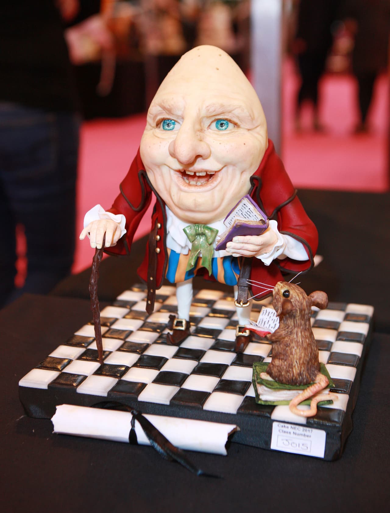 La competencia de pasteles mundial, Cake International, exhibió pasteles que llevan la decoración culinaria a lugares inesperados, con repostería en forma de personajes de películas, pájaros, perros y hasta un bebé. El show se llevará a cabo del 17 al 19 de marzo en Birmingham, Inglaterra.