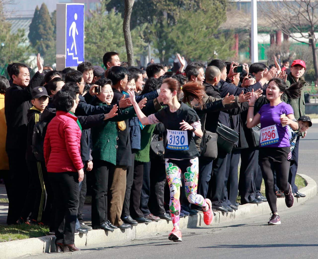 Aunque los turistas en Corea del Norte normalmente son vigilados por parte de guías oficiales que hacen imposible visitar la ciudad por su cuenta.