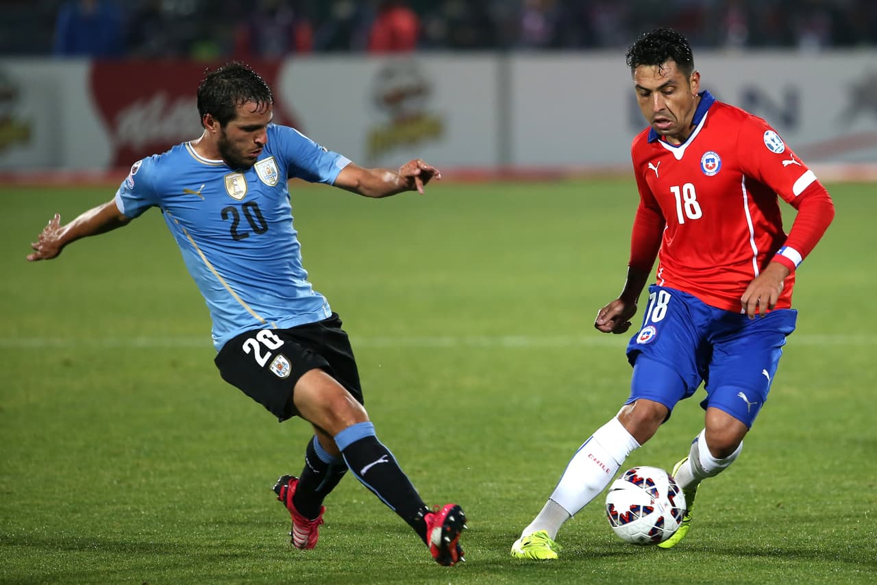 Álvaro González logró neutralizar a Gonzalo Jara que le seguía muy de cerca.