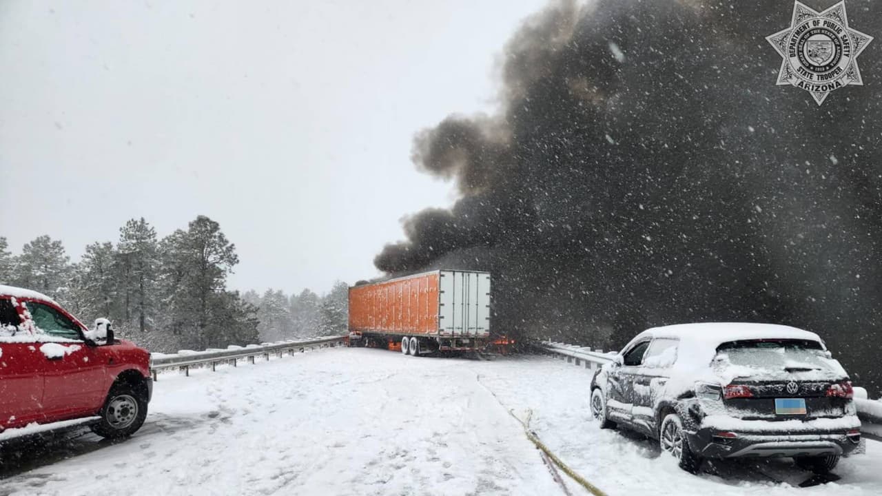 Tres muertos en la Interestatal 40 por accidente cerca de Williams, en medio del mal tiempo