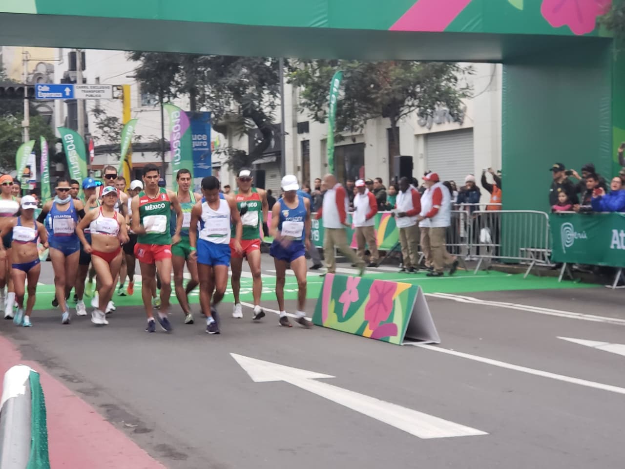 Plata para México en caminata masculina 50 Kms.