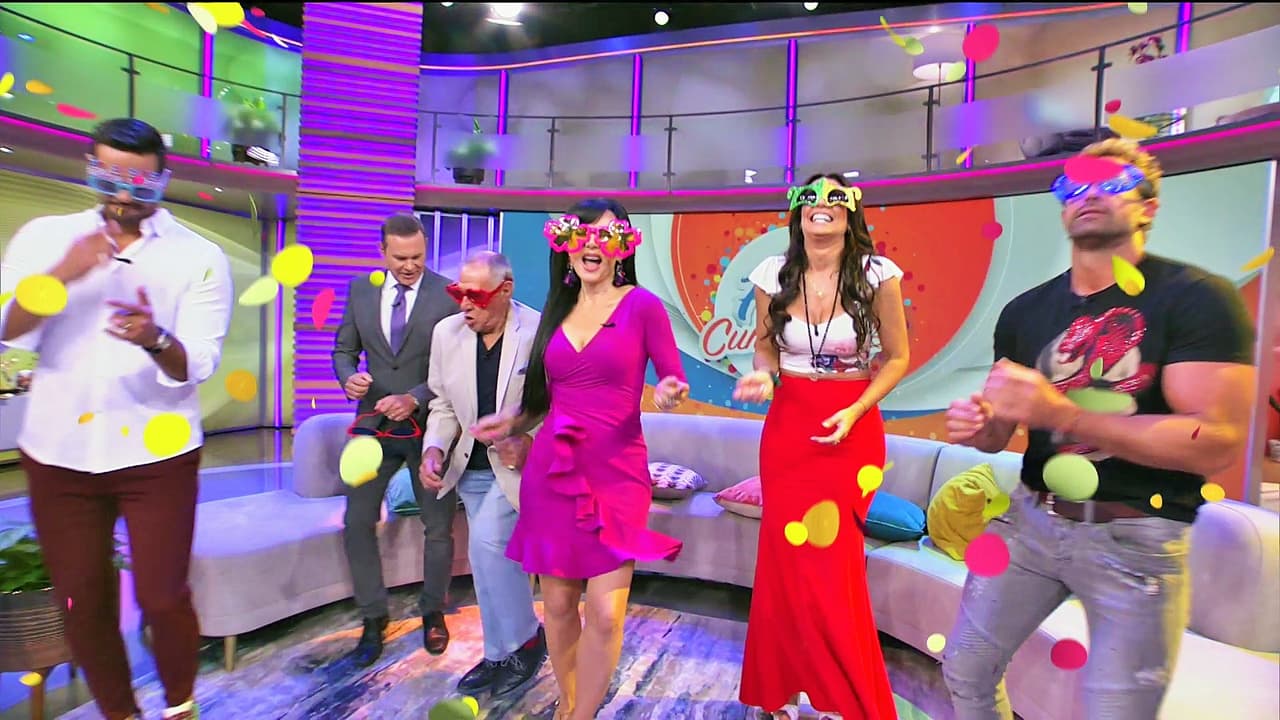 Los actores de 'Cleopatra metió la pata' también gozaron del baile en compañía de los conductores del show.