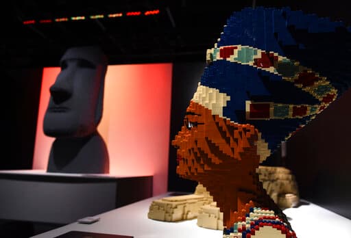 ¿Alguna vez te imaginaste construir la escultura de "Nefertiti", la reina de la dinastía XVIII de Egipto o la de un "Moai", uno de los 900 monolitos de las Isla de Pascua? 
<br>