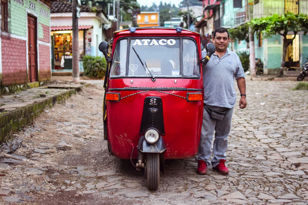 <b>El Salvador: 203 dólares al mes.</b> Tiene alrededor de 6.5 millones de habitantes, y en Estados Unidos viven aproximadamente 2.3 millones de salvadoreños. Es uno de los menos afectados en el continente por el covid-19: tiene 40,741 infectados y 1,186 muertos.