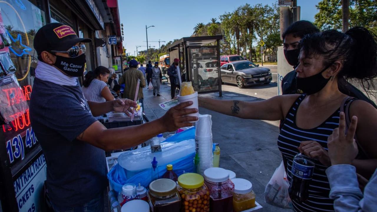 Ante los ataques contra vendedores ambulantes, ¿qué deben hacer ellos para evitar este tipo de situaciones?